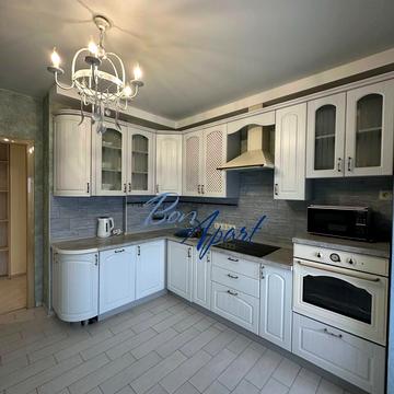 Моторний пров., 9