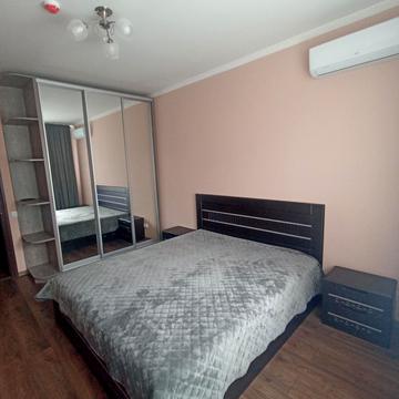 Бориса Гмирі вул., 14-Б