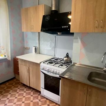 Сімї Глодан вул., 27