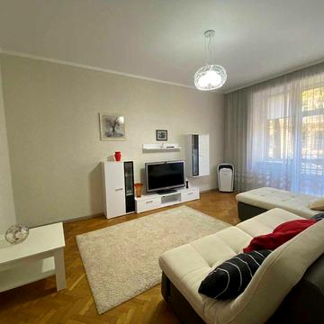 Оренда квартири в центрі на вул. Дорошенка