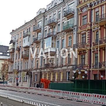 Володимирська вул., 37