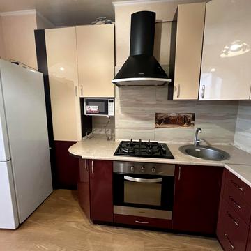 Боголюбова вул., 12