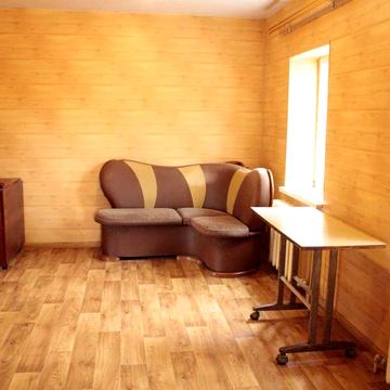 Будинок біля метро Житомірська