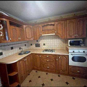 Двох кімнатна квартриа у тихому районі!