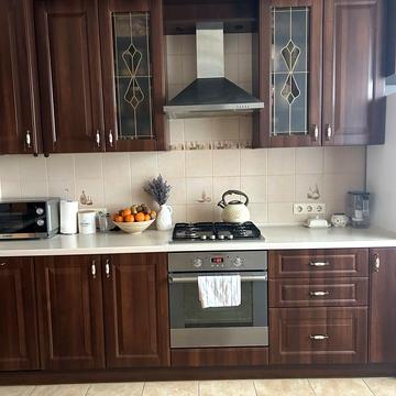 Леоніда Перфецького вул., 11а