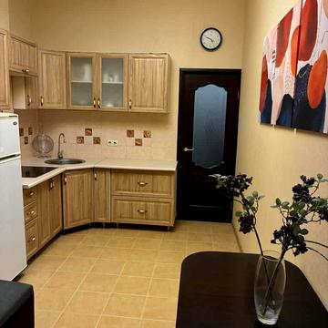 Миколи Лаврухіна вул., 12