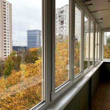 Простора 1- кімн квартира 43 кв м, на вул. Деміївська, 35-Б