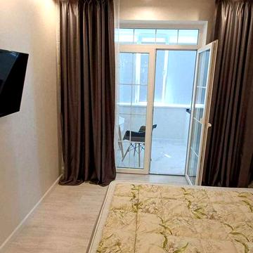 Продам 2 х кв в новом доме с евроремонтом с видом на море свое АГВ.