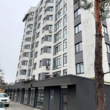 Мисливська вул., 24