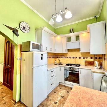 Затишна 2/х кім на Бандери