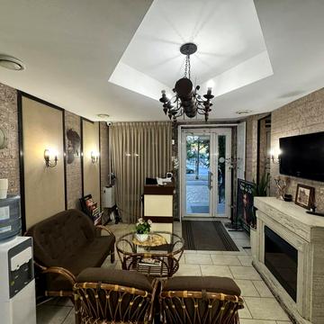 Академіка Корольова вул., 28