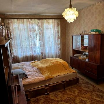 Київське вул., 82