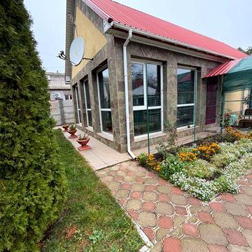 Продам двухэтажный дом  в дачному кооперативе в Матвеевке