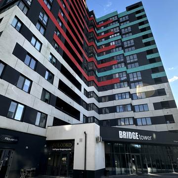 Степана Бандери вул., 1е