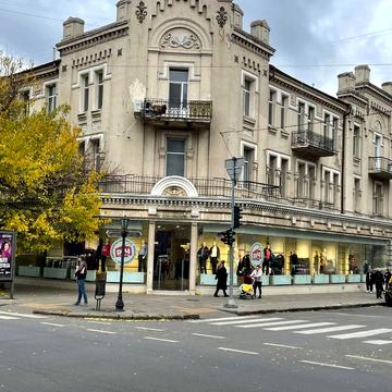 Українських Героїв просп., 6