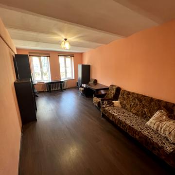 Пасічна вул., 37