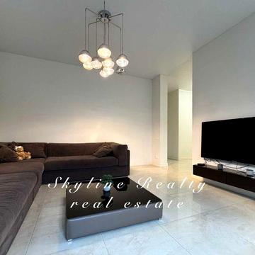 Без комісії! Пропонується простора квартира мінімалізм Л.Українки 7б