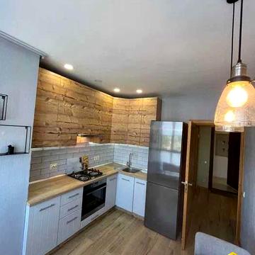 Велика Кільцева вул., 9