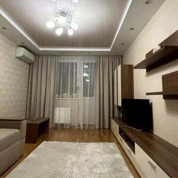 Смілянська вул., 15