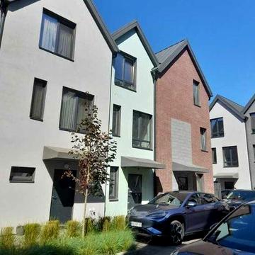 Без комісії, таун, 84м², 3 кімнати, 0.6 сотки
