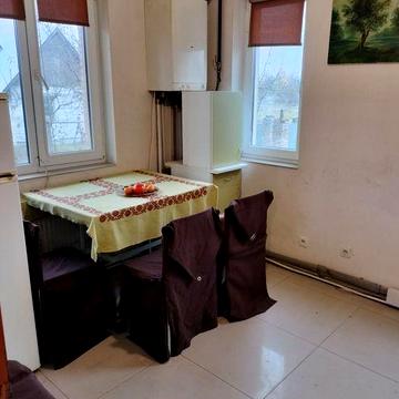 Здам у довгостроковий термін будинок у зручному місці.