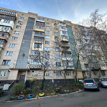 Тіниста вул., 10