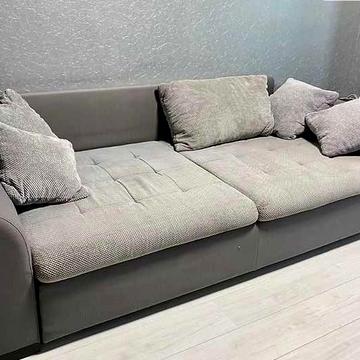 Продаж 2-кімн.квартири по вул. Печенізька