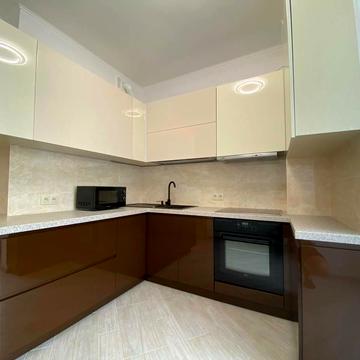 Практична вул., 6