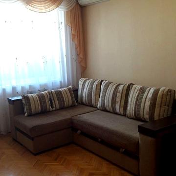 Ревуцького вул., 4