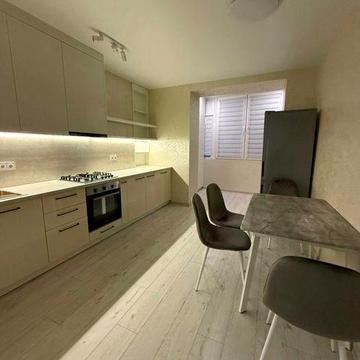 Здам 2-кімнатну квартиру в центрі