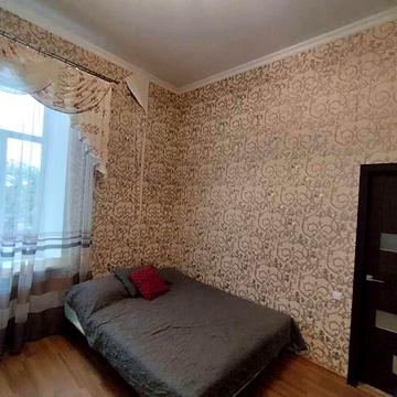 1 комн -24 метра. Центр. 2 этаж. Ремонт. Мебель. ул.Конная-Пастера