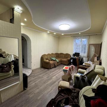 Володимира Атамана, 10