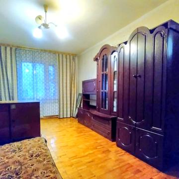 Вячеслава Чорновола вул., 8