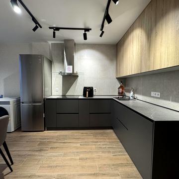 Молодіжна вул., 3