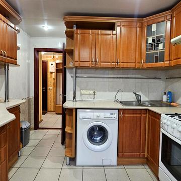 Кавказька вул., 9