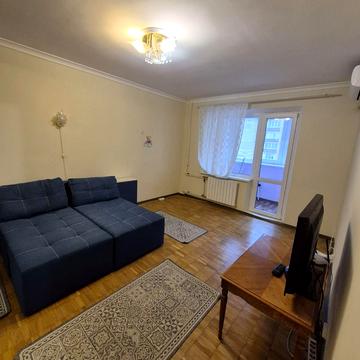 Райдужна вул., 37