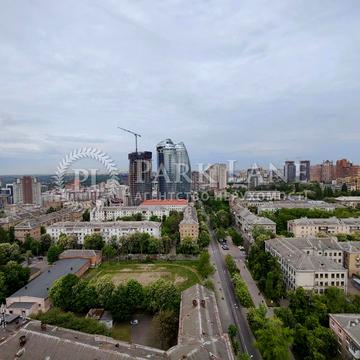 Джона Маккейна вул. (Івана Кудрі), 26