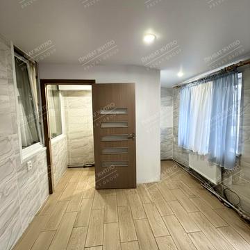 центральна, 12