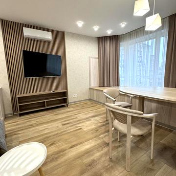 Золотоустівська вул., 25