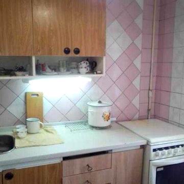 Продам 3 к. кв. район с-та "Метро" по Аэрокосмическому проспекту