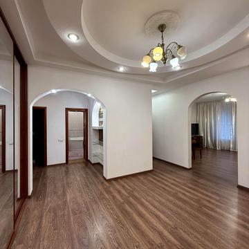 Кирилівська вул. (Фрунзе), 14/18