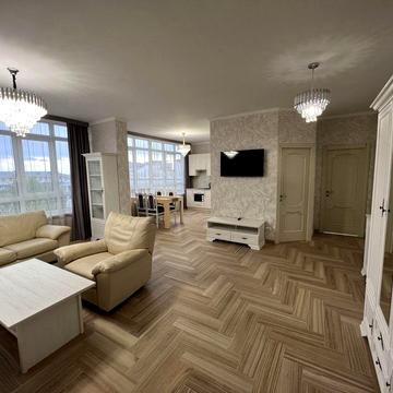 Здам двокімнатну квартиру з кухньою-студією