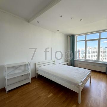 Ованеса Туманяна вул., 3