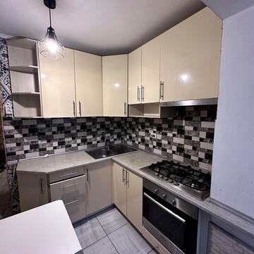 Дніпровська набережна вул., 5-Б