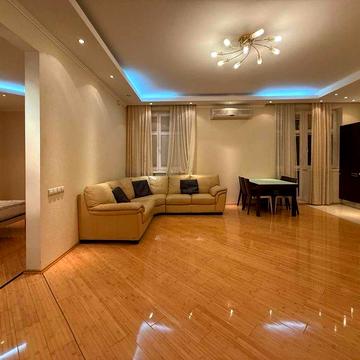 Оренда 2к, Коновальця 32Б, Печерськ, Центр, Генератор