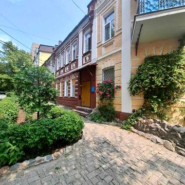 Продається 4 х к.кв. (1+1)  ул. О.Потебні, Центр