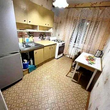 Продаж просторої та теплої 3-кімнатної квартири вул. Новоміської сотні