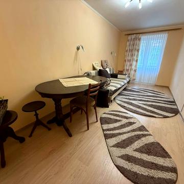 Михайла Грушевського вул., 33