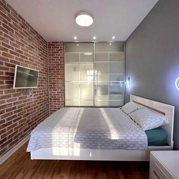 1- комнатная квартира в новом сданном доме на Таирова. Ремонт.