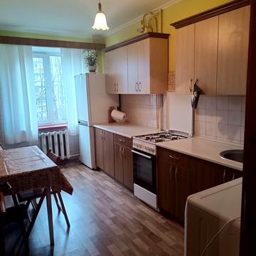 Віктора Чукаріна вул., 28